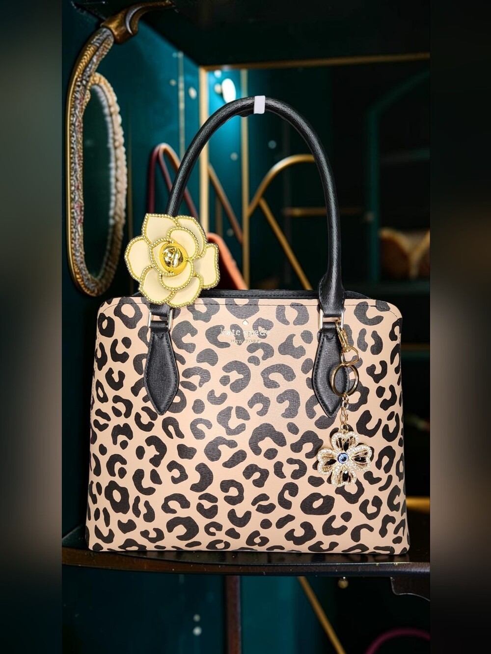 **SOLD**Kate Spade New York Darcy Graphic Leopard Large Satchel - Picture 14 of 16